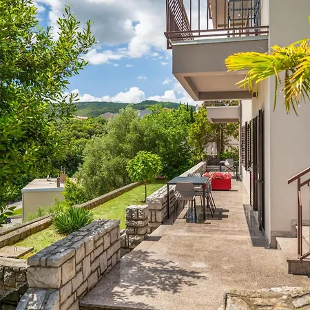 Zulijani House Helis B1 & B6 *