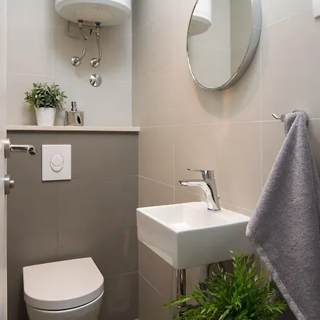 Zulijani House Helis B1 & B6 *